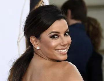 Eva Longoria, pe urmele prietenei sale, Victoria Beckham. Ce face, mai nou