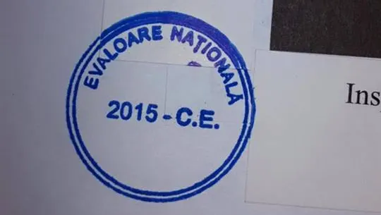 Au greşit ştampilele: 3000 de elevii au susţinut "EvalOare naţională 2015".
