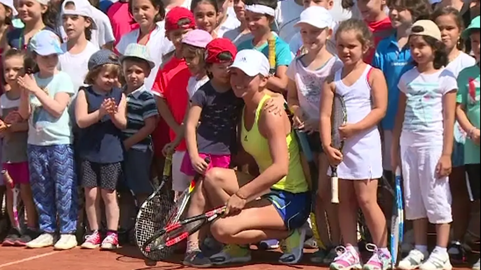 La "BRD Bucharest Open", Simona Halep a jucat tenis cu copii