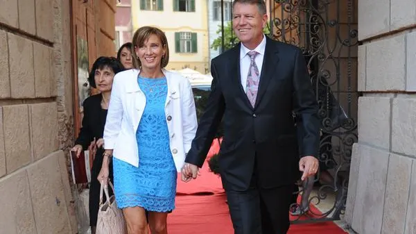 Președintele Klaus Iohannis și Prima Doamnă sunt în vacanță. Unde se relaxează
