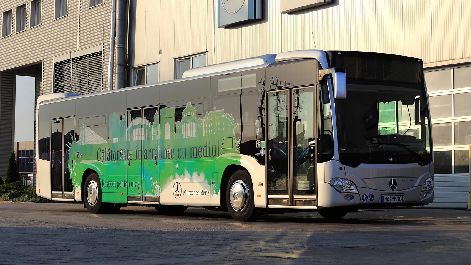 RATB are un nou autobuz și iată cum mergi gratis cu el prin București!