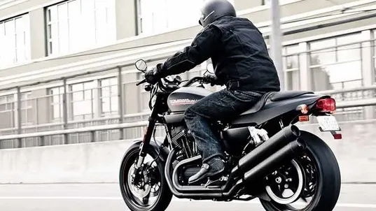 Motocicleta care merge doar cu apă este reală și funcționează excelent!
