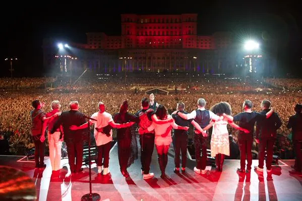 Robbie Williams, mesaj pe Twitter pentru români după concert