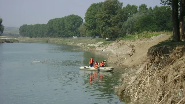 Trupul şefului IPJ Vrancea, "înghiţit" de Siret după ce şi-a salvat fiica de la înec, a fost găsit