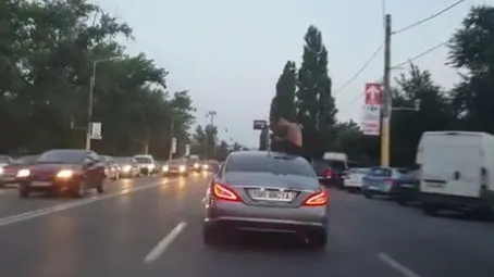"Cocalar" la Mamaia! Un tânăr s-a filmat din maşină într-un mod uluitor