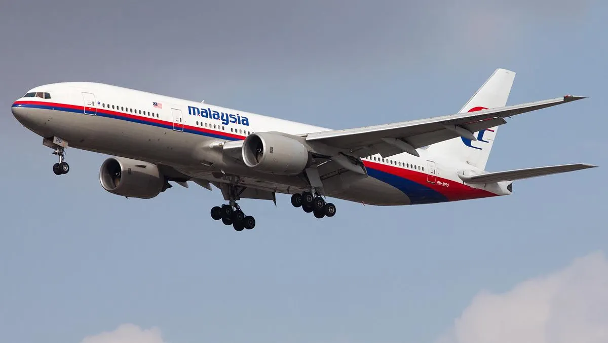 Dispariţia zborului MH370: Fragmentul de Boeing 777 a fost adus în Franţa pentru expertiză