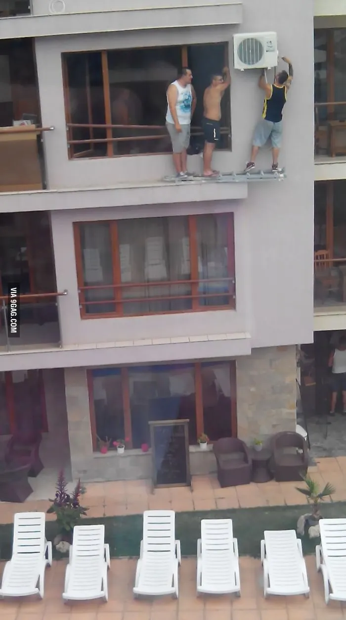Dorel de Bulgaria există. Ce fac cei trei bărbaţi din fotografie este ireal. Cum îşi riscă viaţa