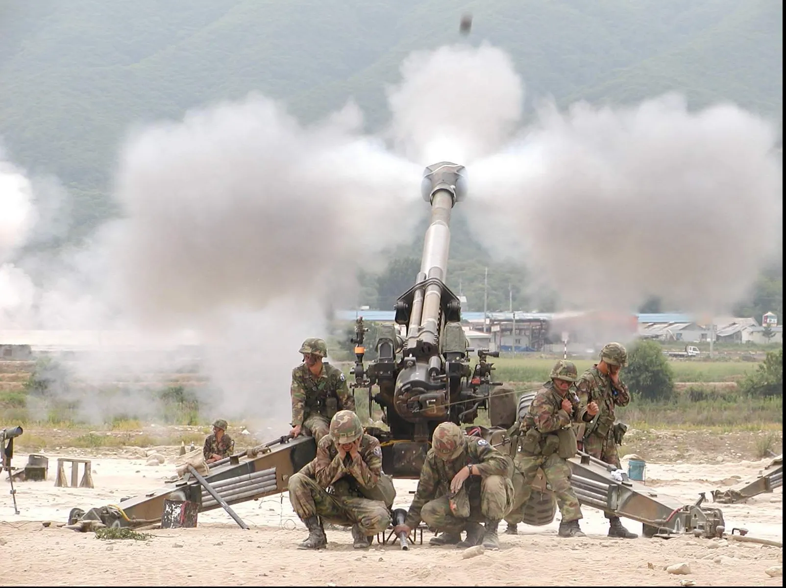 La un pas de război!  Coreea de Nord a bombardat Coreea de Sud!