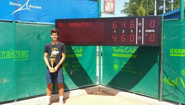 Campion naţional la tenis respins la admitere! Examinatorul: "Credea că are meci cu Federer"