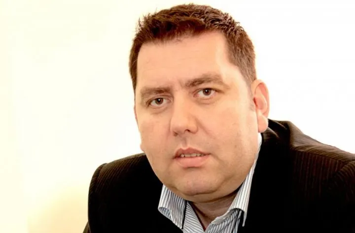 Fostul şef al Poliţiei Locale Ploieşti, Cristinel Toader, reţinut pentru şantaj 