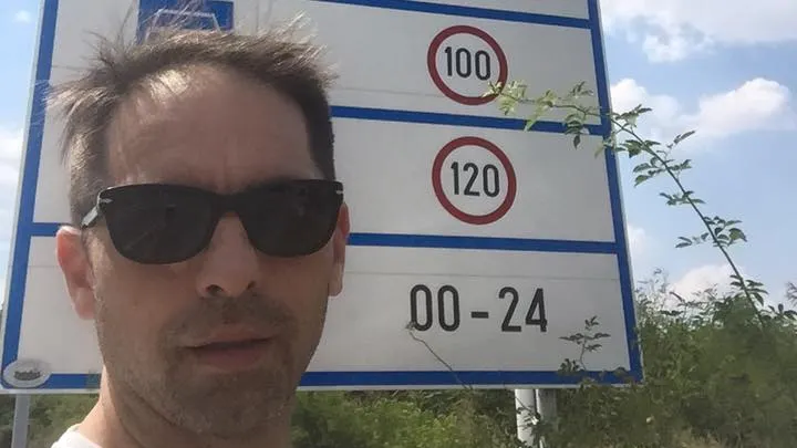 O vedetă TV din România a pariat împotriva Stelei în meciul cu Partizan. Cât a câștigat