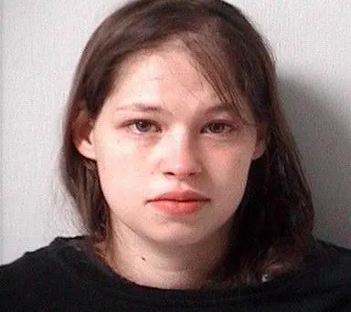 Și-a sufocat cei 3 fii cu o pătură, dar și-a lăsat fiica în viață. Mama a spus apoi motivul crimei