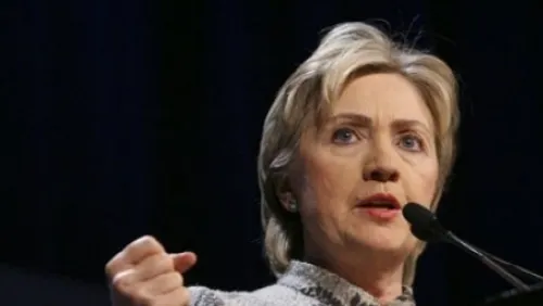 Hillary Clinton oferă acces FBI-ului la serverul său privat de mailuri