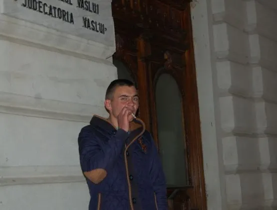 Martorul care a refuzat să participe la viol îi îngroapă pe violatorii din Vaslui