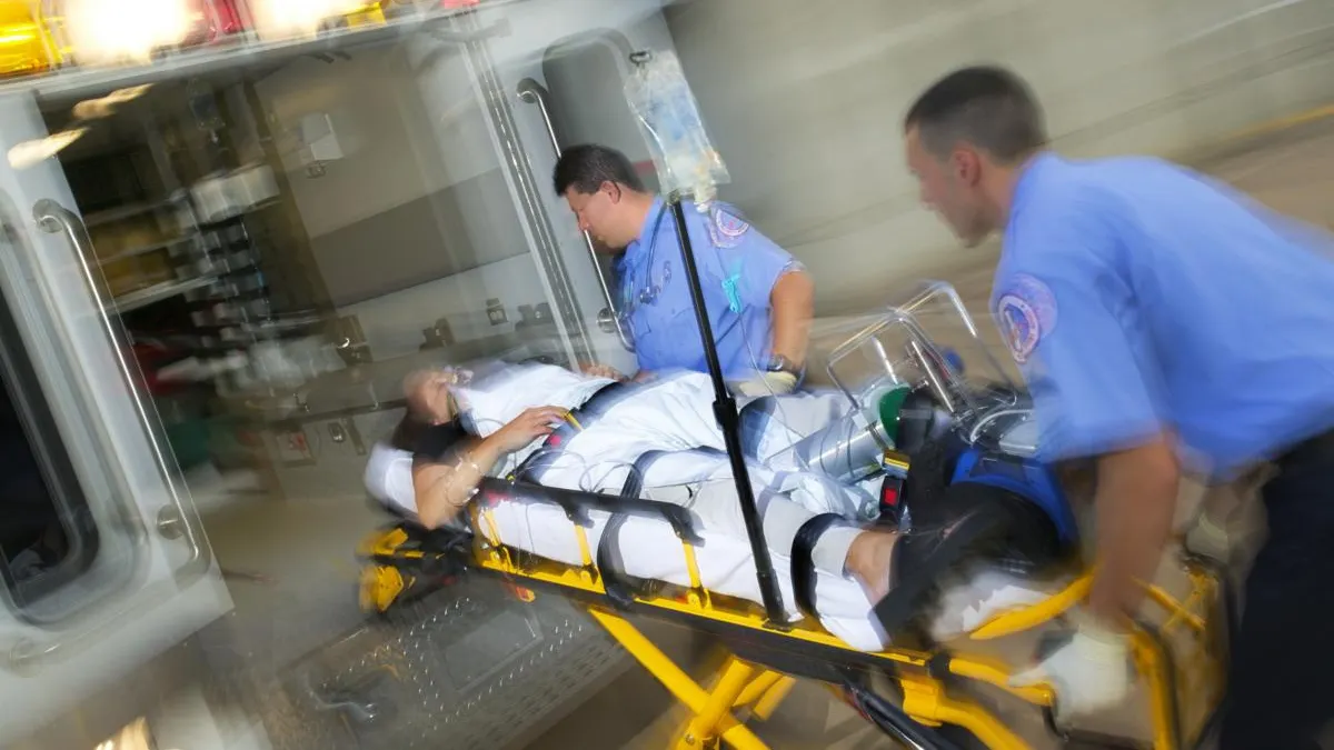 Medicii de la Urgențe i-au dat să bea rom. Ce s-a întâmplat apoi cu pacientul i-a surprins pe toți