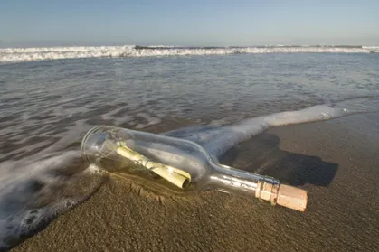 Cel mai vechi mesaj dintr-o sticlă plutitoare pe mare, găsit după 108 ani! Mesajul este uluitor!