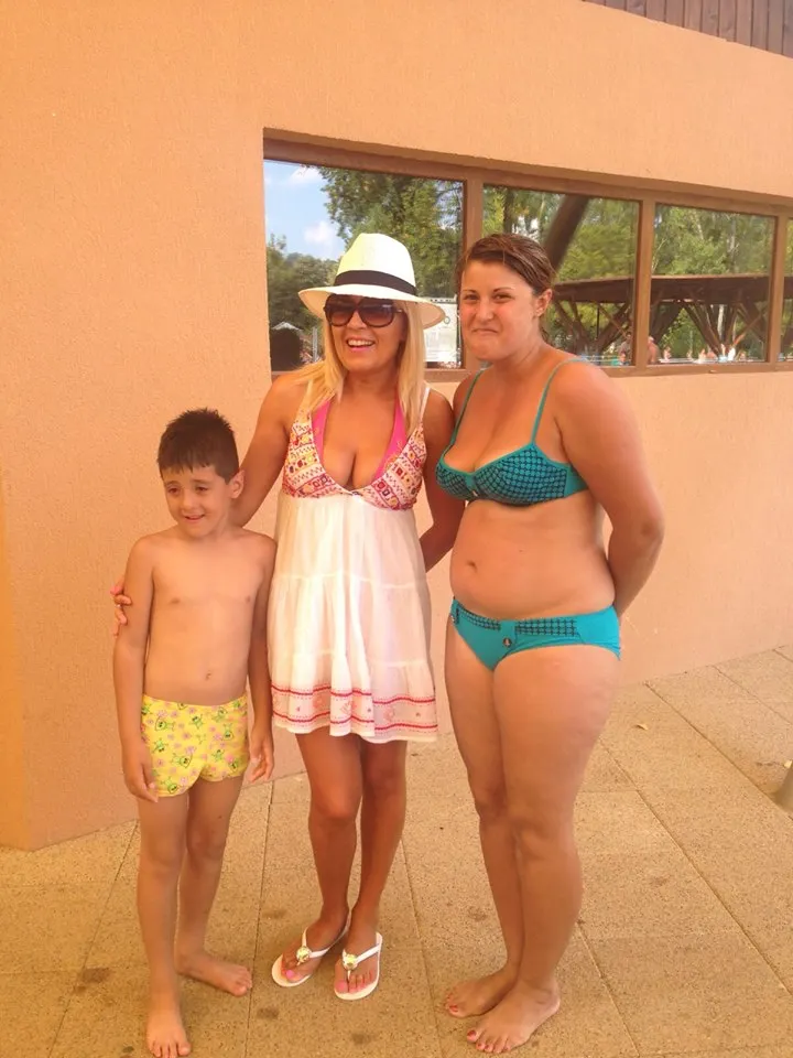 Galerie foto. Elena Udrea, ţinută foarte provocatoare. Decolteul adânc a atras toate privirile