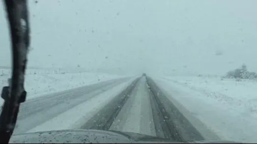 Trafic îngreunat pe DN 1A, în zona Cheia. Un tir a derapat