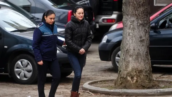 Alina Bica, dărâmată. Sărbătoreşte 16 ani de căsnicie în spatele gratiilor