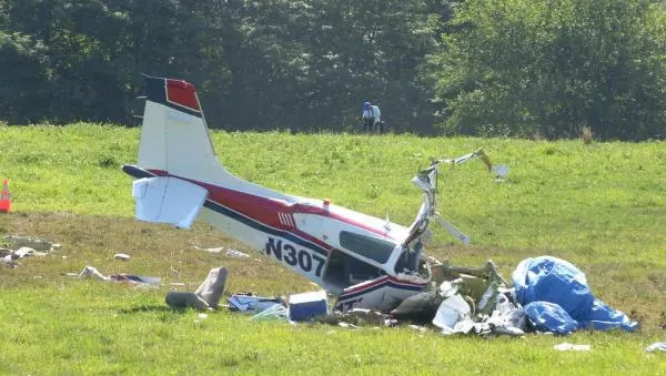 Tragedie! Un avion s-a lovit violent de sol, apoi a explodat, lângă un liceu