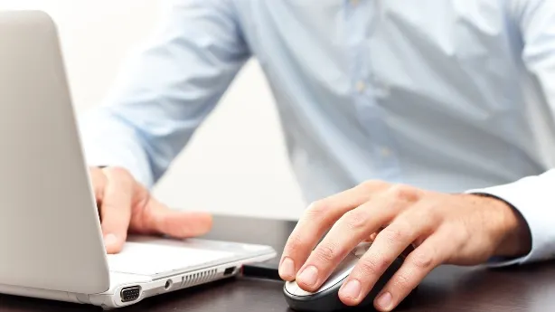 STUDIU. Ce caută românii cel mai des pe Internet 