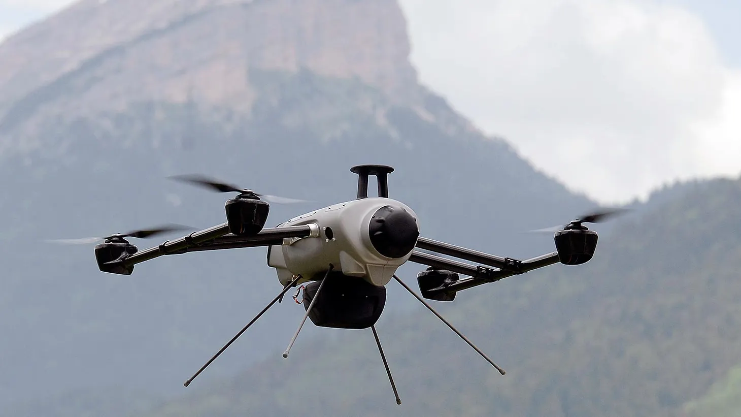 eMAG. Cât costă cele mai bune modele de drone