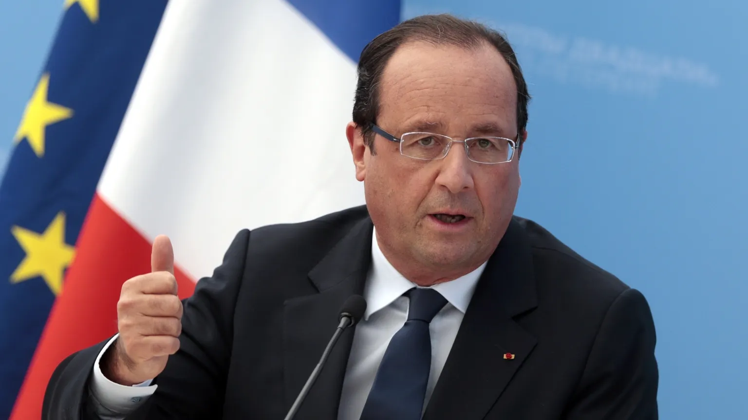 Hollande: Franța va duce o luptă nemiloasă împotriva terorismului