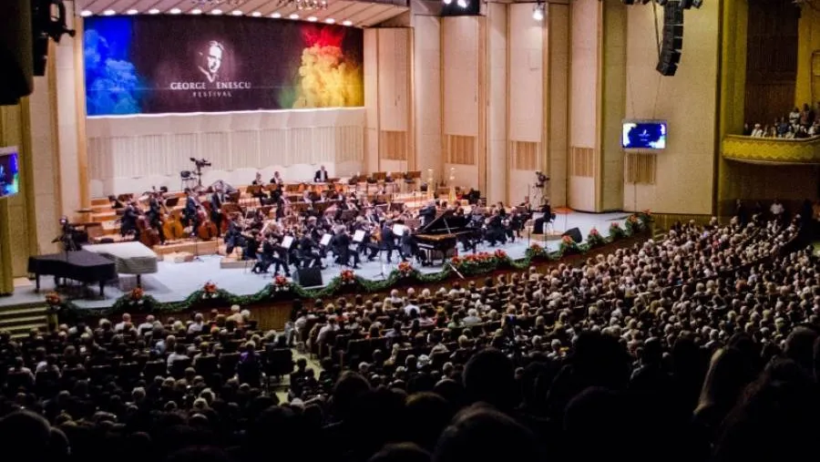Ce facem în weekend: continuăm cu festivalul Enescu, terminăm cu premiera Stand Up cu Păpuşi
