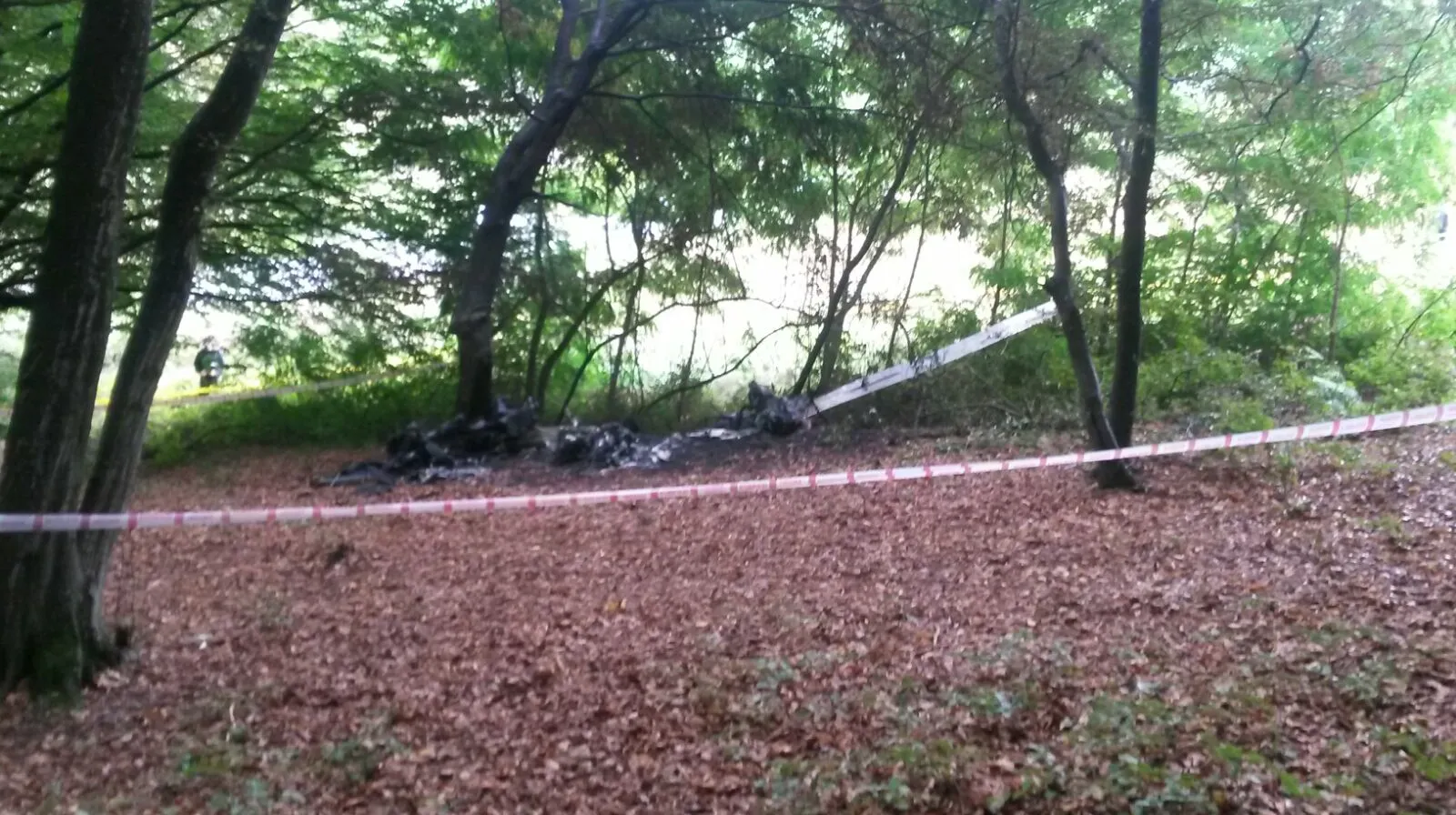 UPDATE. Tragedie! Un elicopter s-a prăbuşit în Harghita, după care a explodat. FOTO