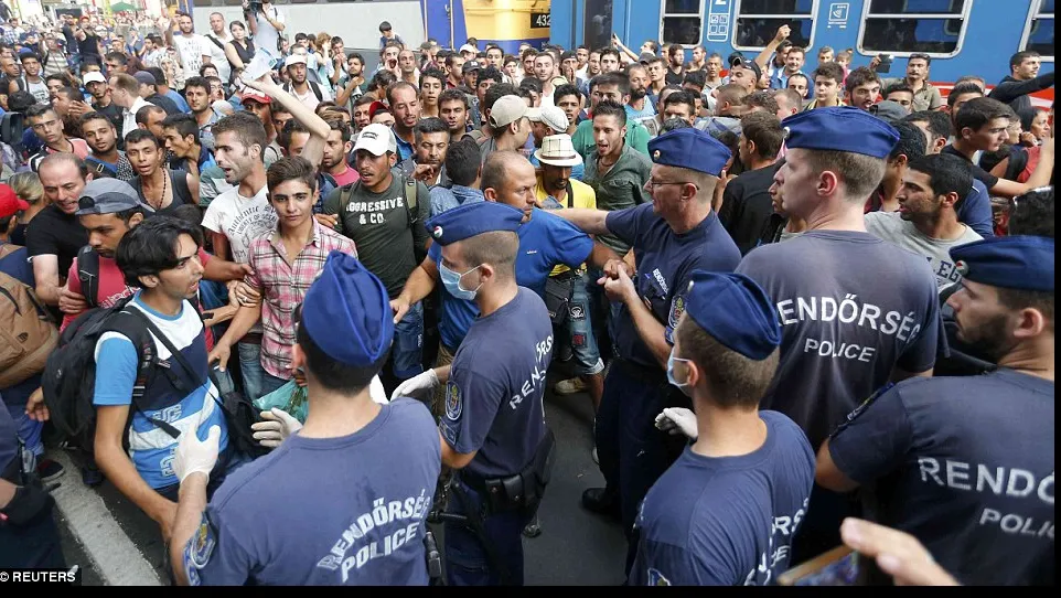 Poliţia ungară, măsură extremă pentru a îndepărta imigranţii