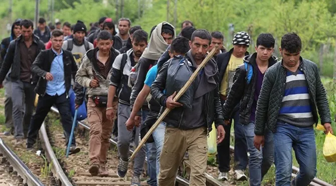 Confruntări între imigranți și forțele de ordine. Poliția ungară a folosit gaze lacrimogene