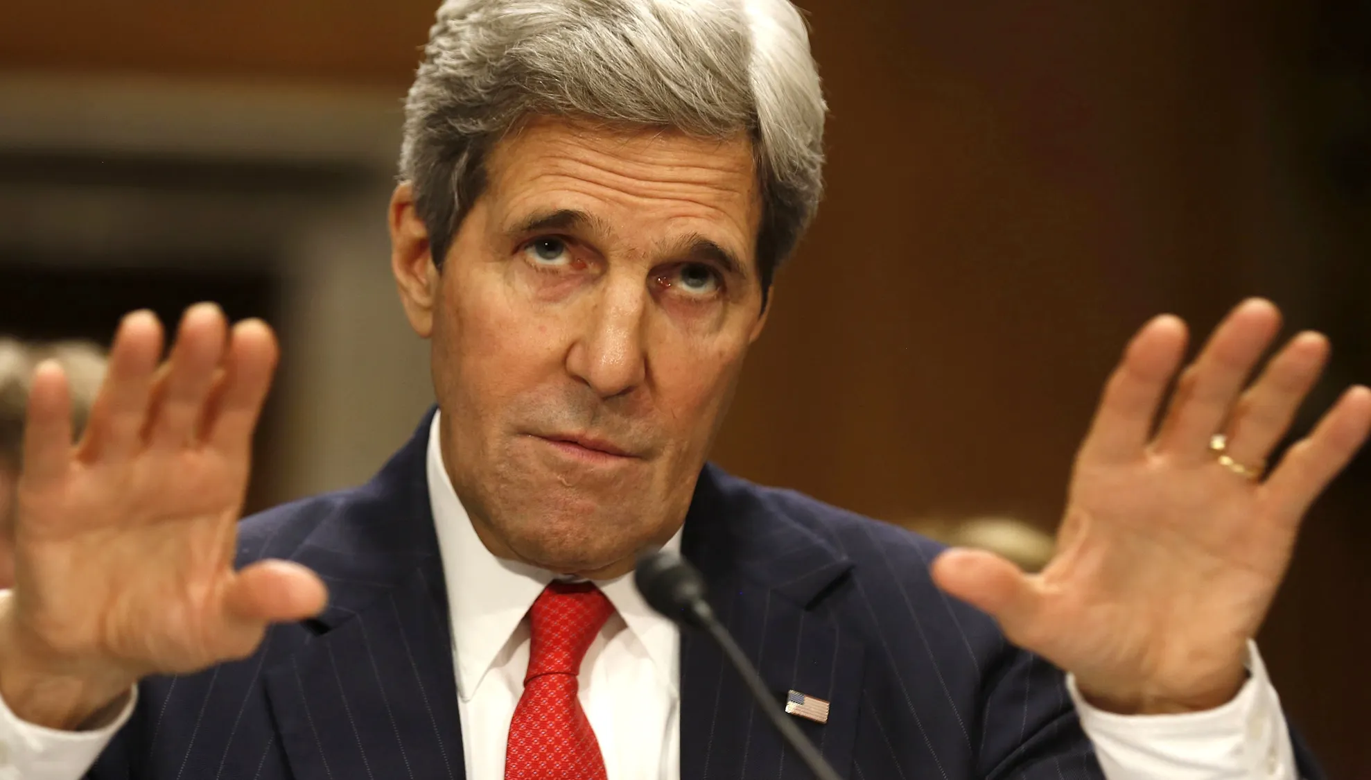John Kerry: Avioanele ruseşti din Siria își protejează propria bază, nu pregătesc o ofensivă