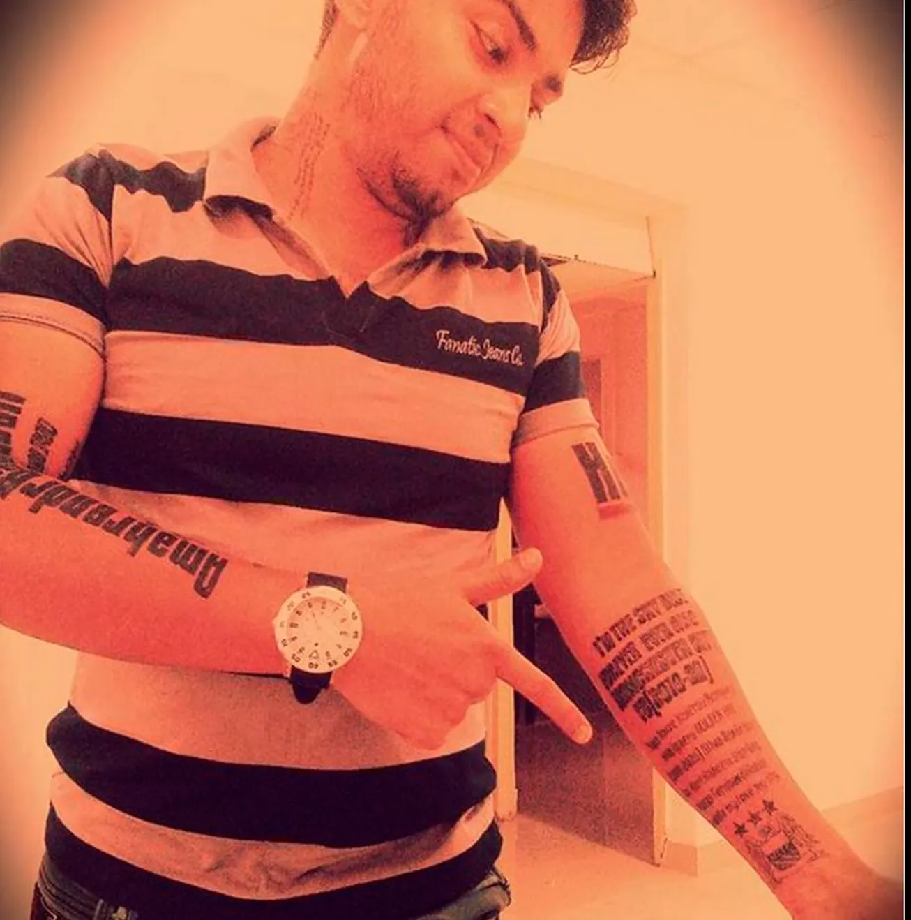 Un suporter și-a tatuat numele fotbaliștilor preferați pe braț. Apoi a văzut gafa uriașă
