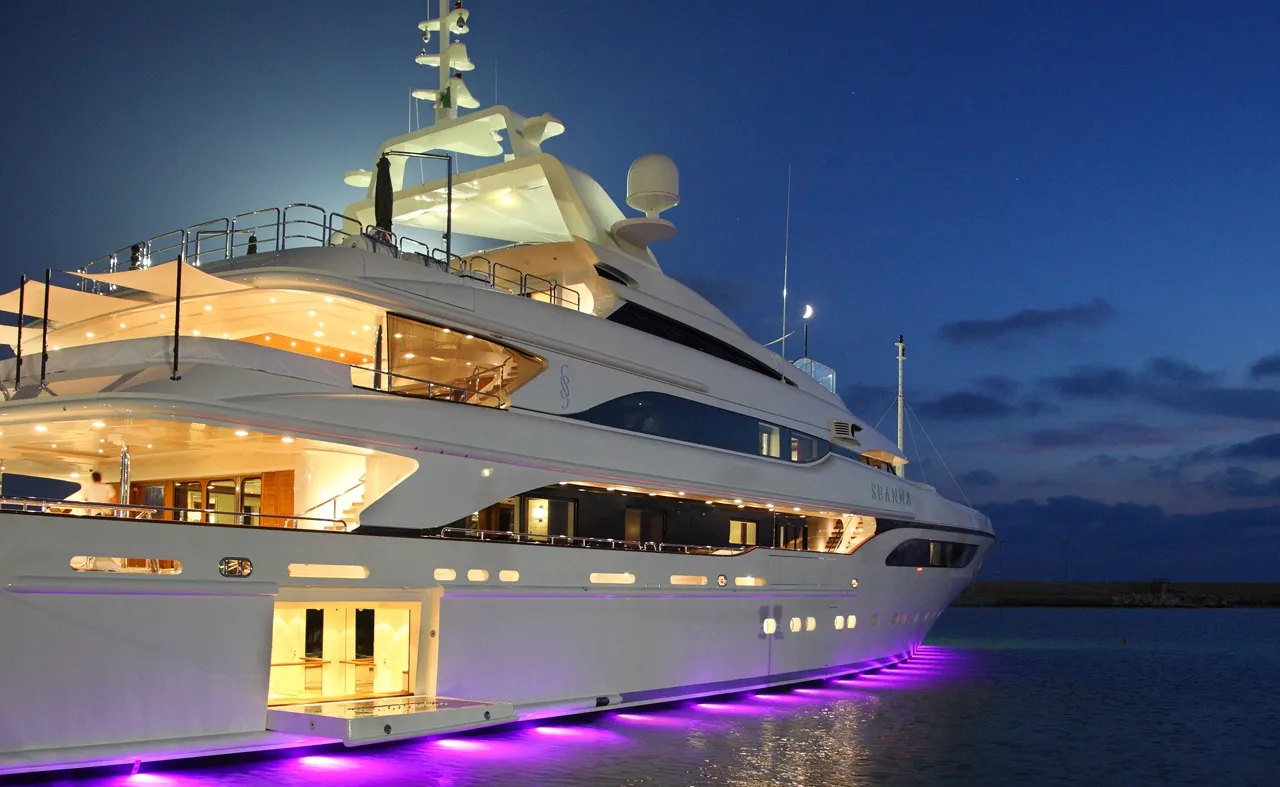 Yacht al oligarhilor rusi