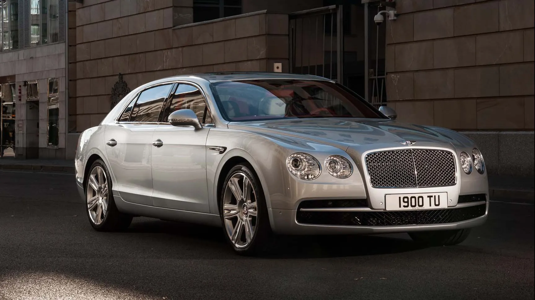 Probleme şi la Bentley, divizia ultra-lux a Volkswagen. Aproape 28.000 de maşini sunt afectate