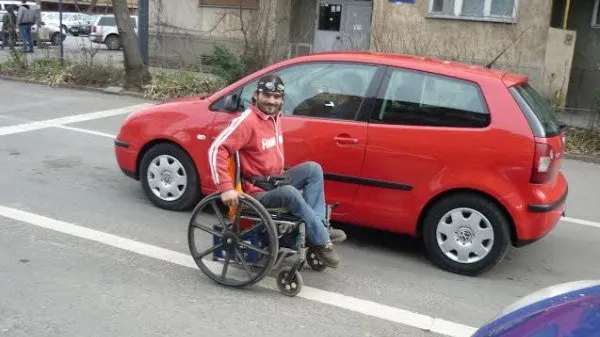 Caz cutremurător: a rugat o fetiţă să îl ajute cu bagajele, dar apoi a făcut ceva groaznic