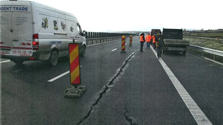 Cât îi costă pe români dacă nu se circulă pe autostrada electorală