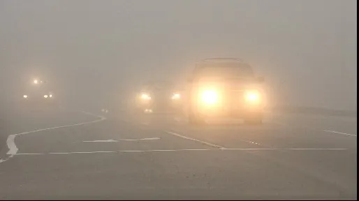 Traficul aerian este îngreunat din cauza ceţii. Au fost şi curse anulate