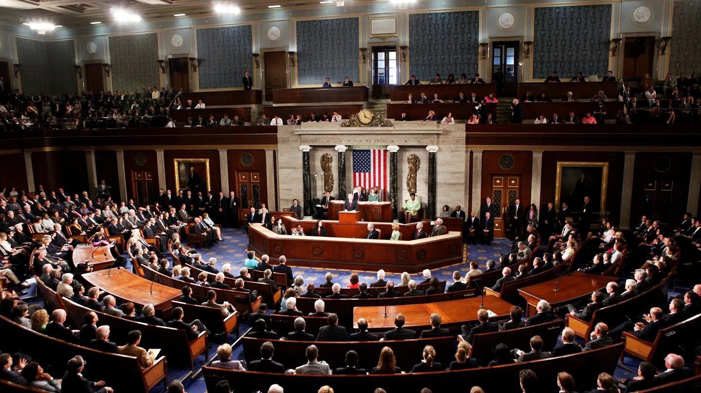Activităţile serviciilor secrete americane privind raidurile ruse în Siria, anchetate  