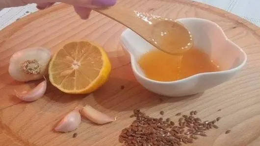 Femeile, înnebunite după acest amestec uluitor! Aspect mai plăcut, păr mai gros, piele mai tânără