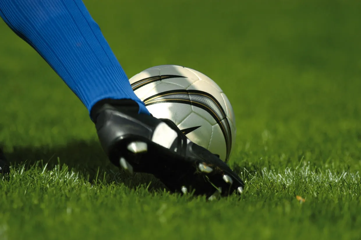 Pedeapsa maximă. Fotbaliști suspendați pe viață pentru că au ucis un arbitru