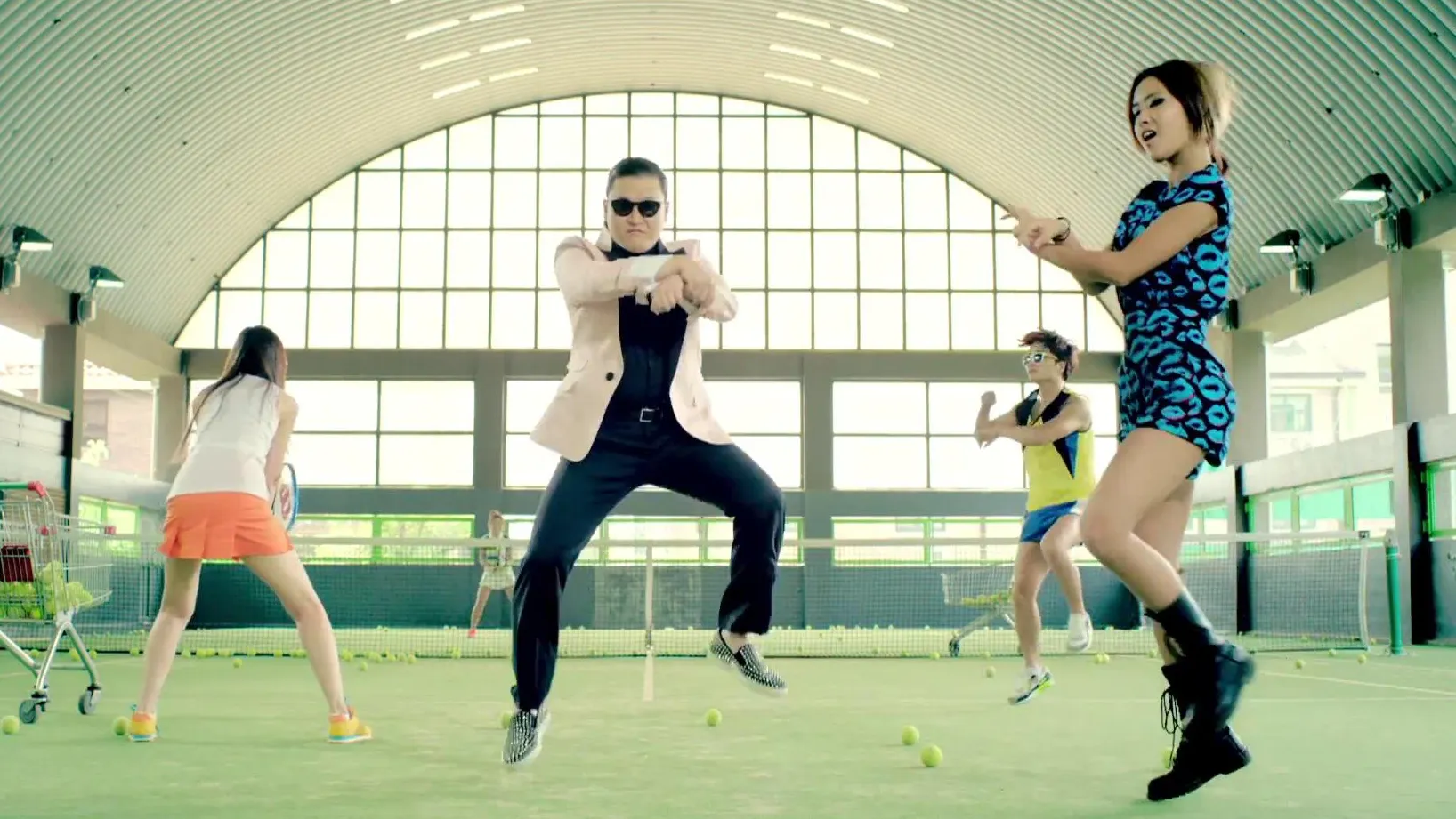 După "Gangnam Style", Psy pregăteşte o nouă "lovitură". Ce se va întâmpla la finele lui 2015