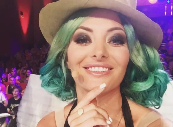 Delia, în cea mai extravagantă ţinută de până acum: "Doamne fereşte"