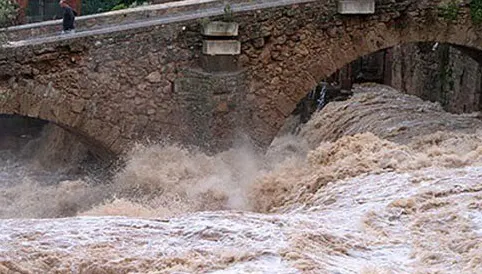 Stare de catastrofă naturală în Franța. Cel puţin 17 persoane au murit în urma inundaţiilor