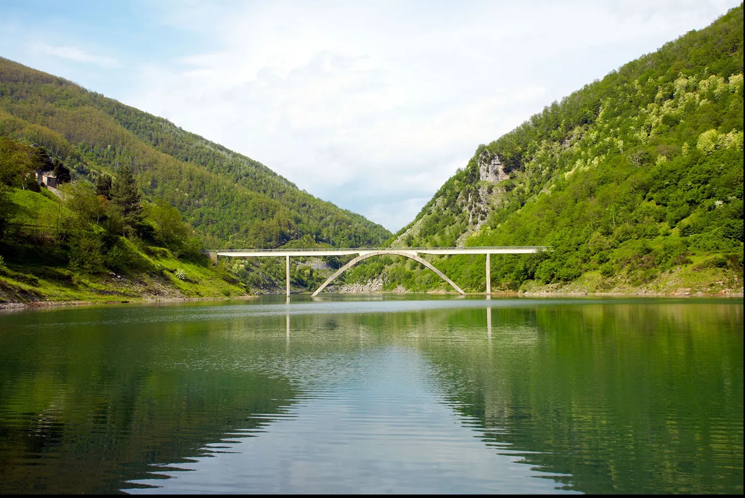 Acest lac a fost drenat la fiecare 20 de ani. Ceva straniu s-a întâmplat, iar locul a fost secat