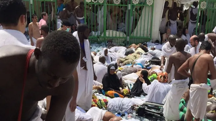 Tragedia de la Mecca. Trupurile a 104 pelerini morţi în busculada de la Mecca, aduse în Iran