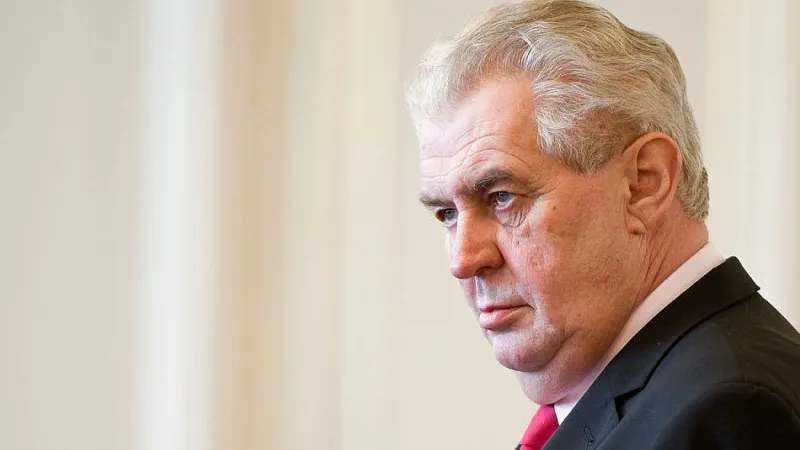Președintele Cehiei: Vălul islamic ne-ar priva de frumusețea femeilor