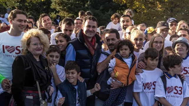 Primarul Robert Negoiţă a sărbatorit alături de bucureşteni 50 de ani de existenţă a Parcului IOR
