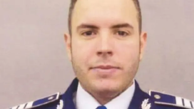 Polițistul mort după ce a căzut cu motocicleta într-o groapă a fost condus astăzi pe ultimul drum
