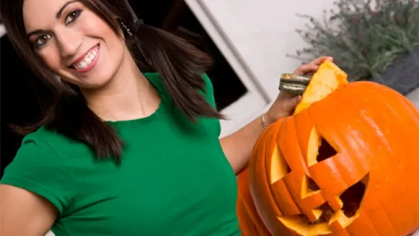 Cum îţi afli sortitul de Halloween. Trebuie doar să decojeşti un măr